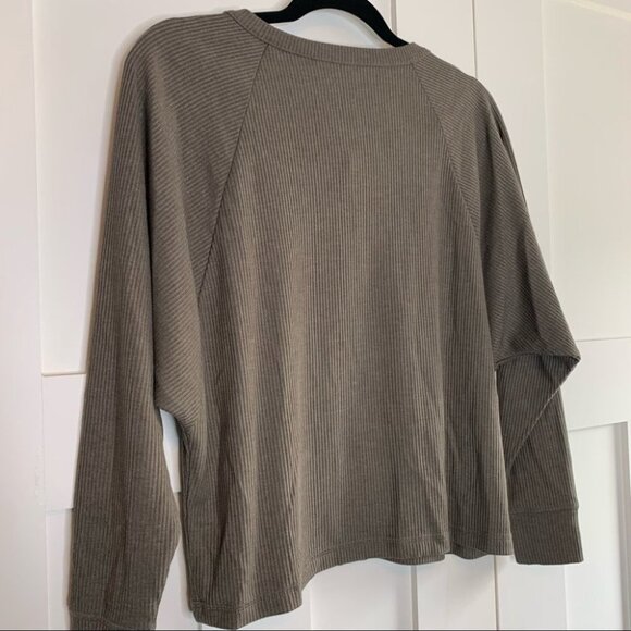 Anthropologie x Chaser Olive Green Henley Top Size XS - Picture 6 of 10